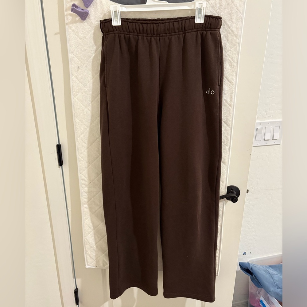 ALO Yoga Accolade Straight Leg Sweatpants sz. S